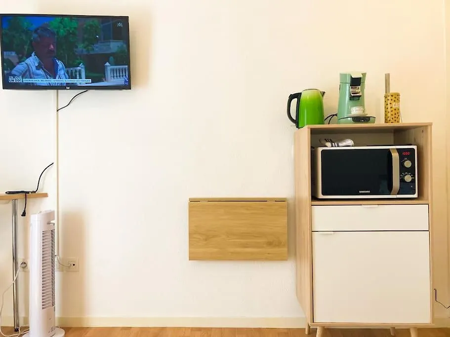 Studio Close To Insa With Parking Space Villeurbanne France