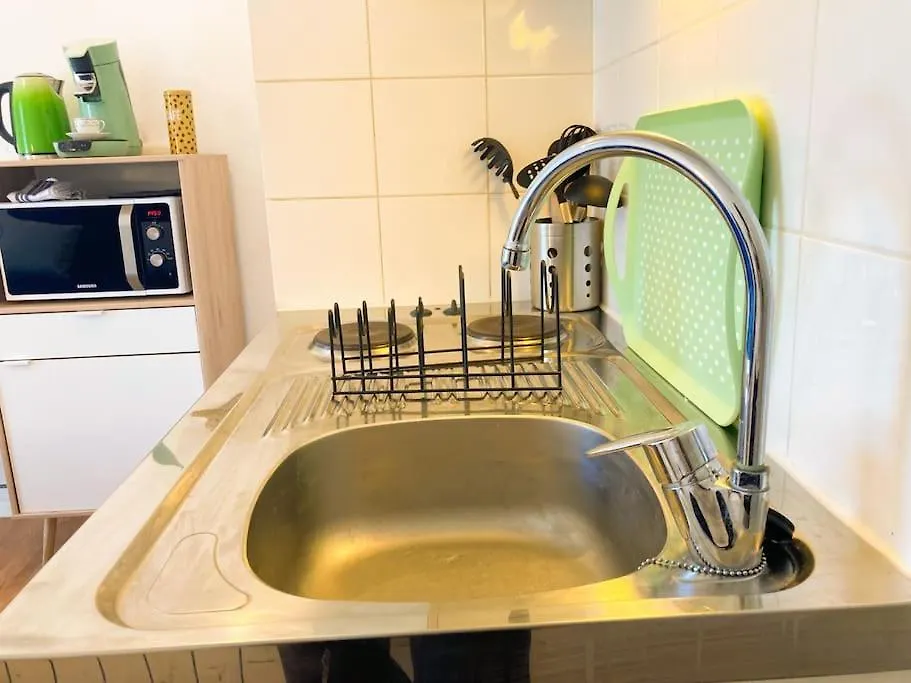 Studio Close To Insa With Parking Space Villeurbanne France