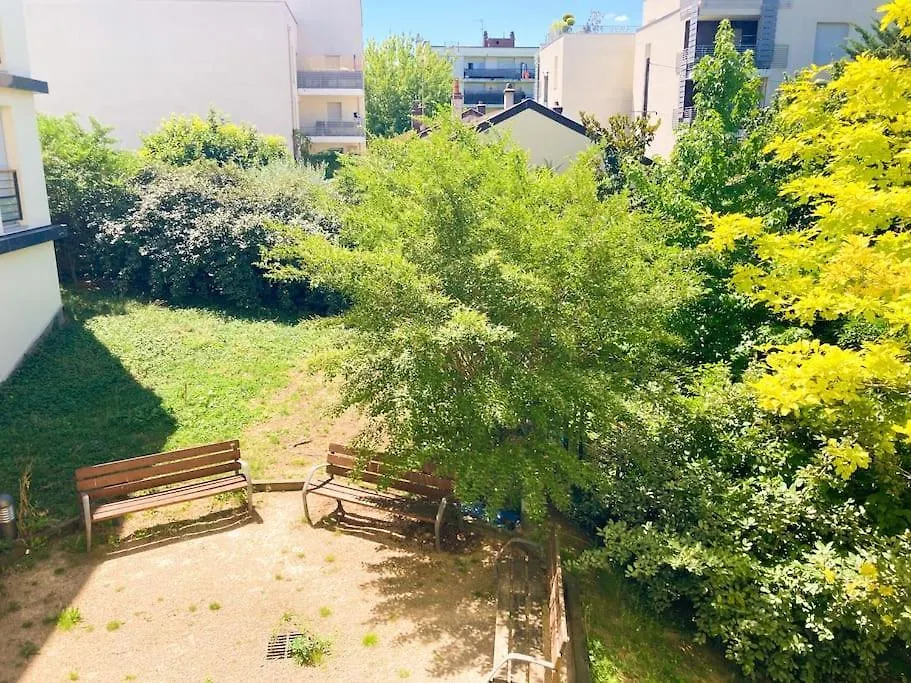 Studio Close To Insa With Parking Space Villeurbanne